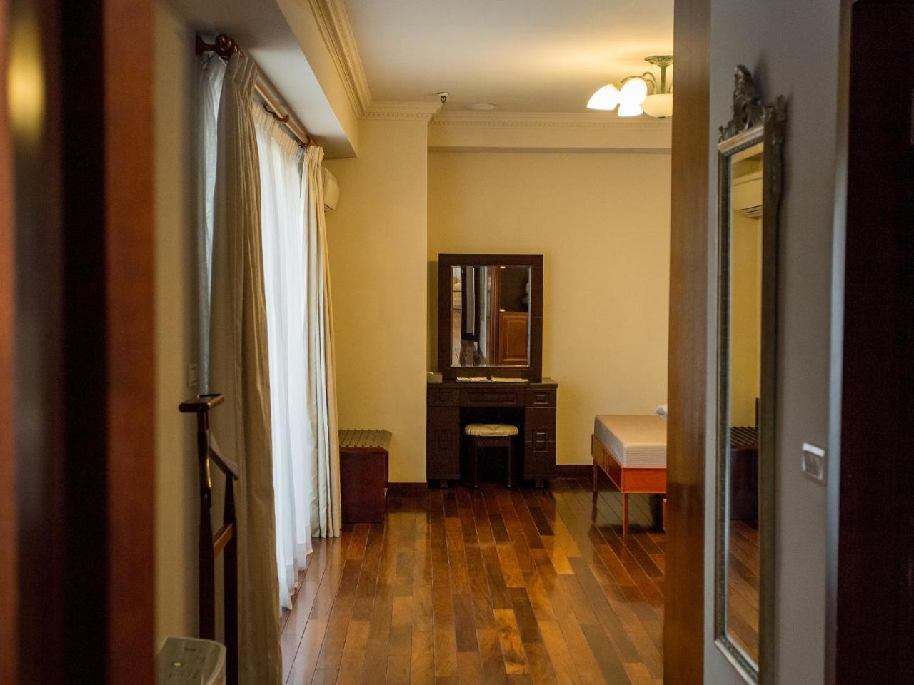 Jiuwu Hotel Лодун Экстерьер фото
